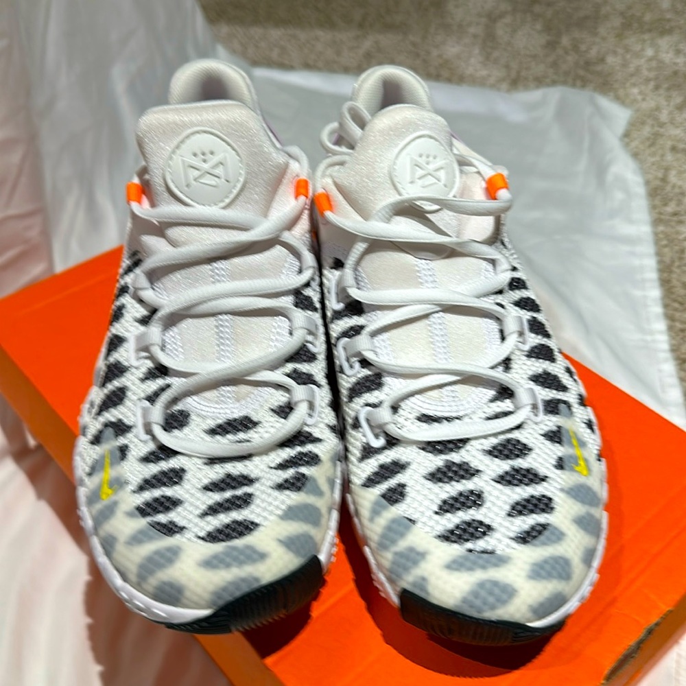 NEW IN BOX NIKE Metcom 4. size 9.5